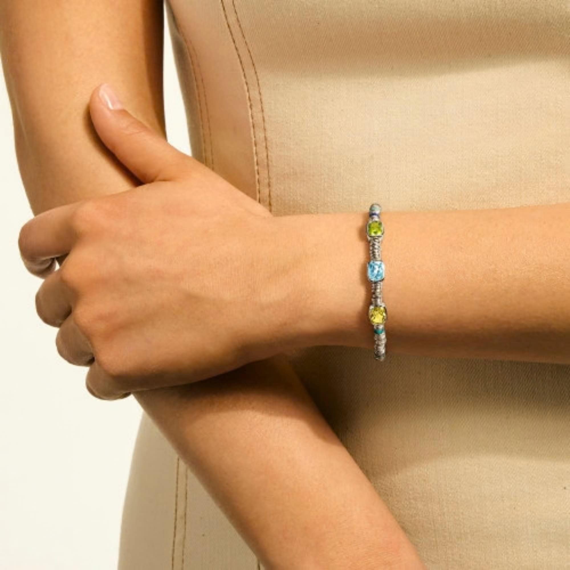 John Hardy Heishi Gem Bracelet - Silver 4MM with Peridot, Sky Blue Topaz, Quartz and Lapis Lazuli, Turquoise - Medium 2 John Hardy Heishi Gem Bracelet - Silver 4MM with Peridot, Sky Blue Topaz, Quartz and Lapis Lazuli, Turquoise - Medium - Image 2